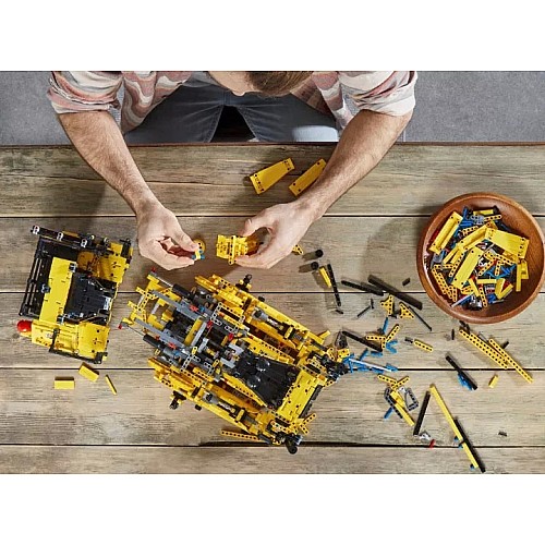 Конструктор LEGO Technic 42131 "Бульдозер Cat D11 с ДУ"