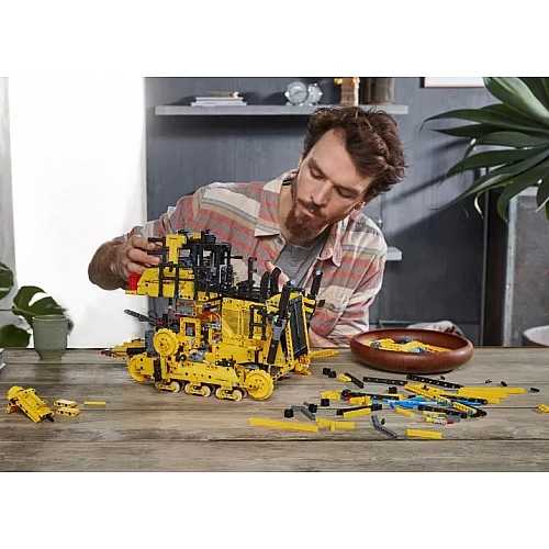 Конструктор LEGO Technic 42131 "Бульдозер Cat D11 с ДУ"